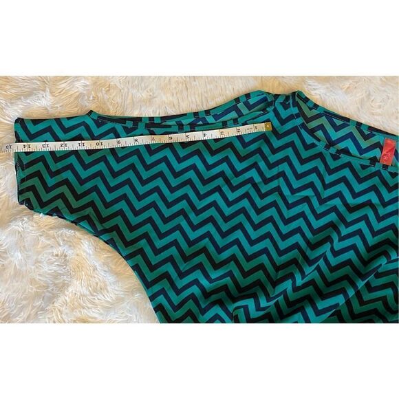 Trac SZ S Woman’s Navy Blue/Teal Green Zigzag Cold Shoulder Dress - Picture 8 of 12